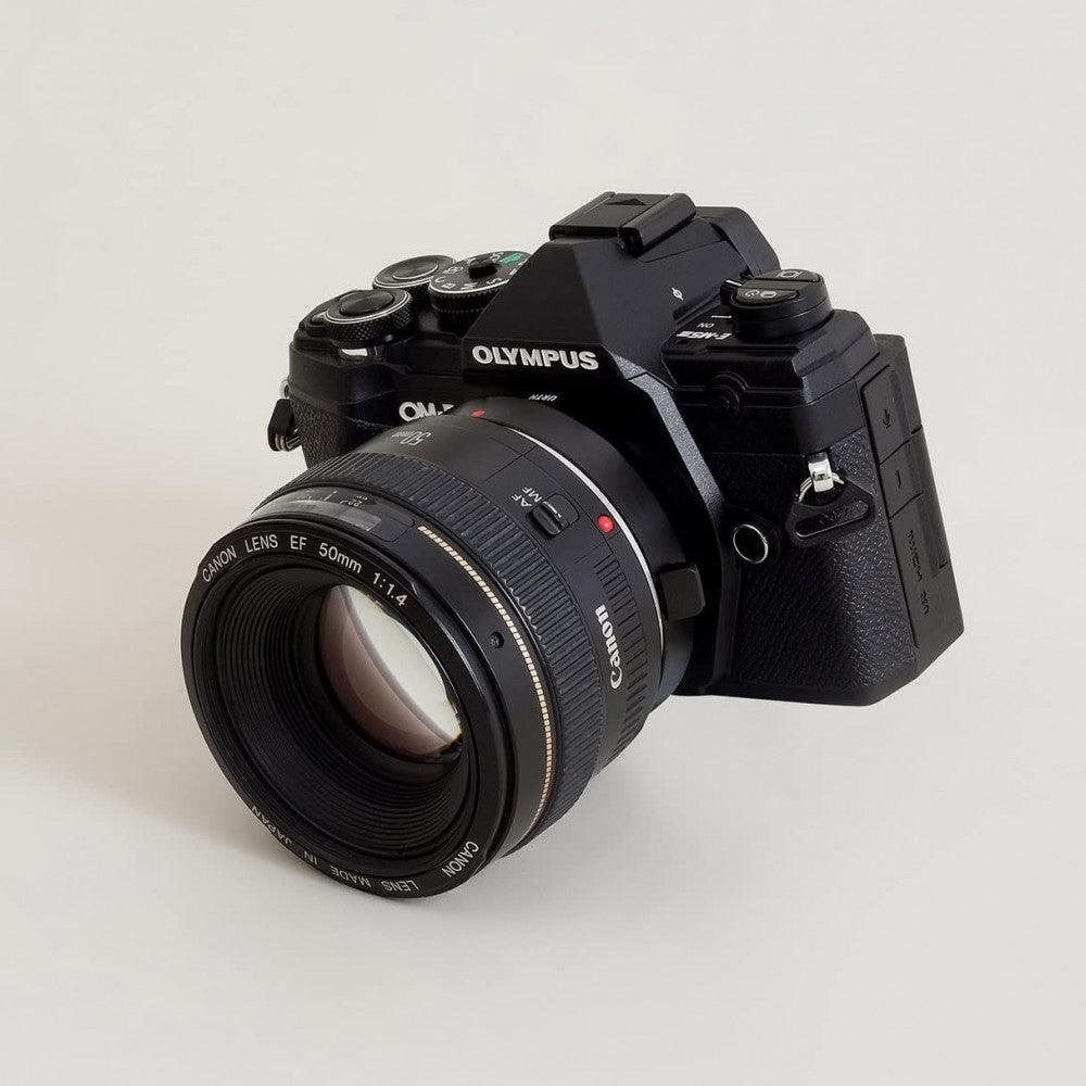 Urth Objektív Adapter: Canon (EF/EF-S) Lencse Micro Four Thirds (M4/3) Kamera Testhez, Alumínium Újracsomagolt termék