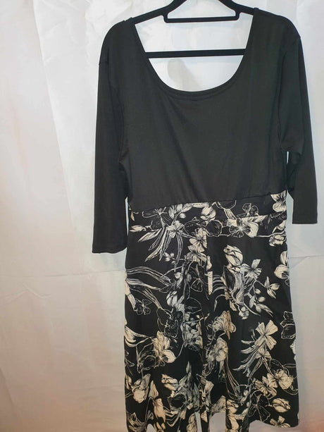 Női virág mintás A-vonalú ruha(fekete-fehér) 2 XL - Outlet24